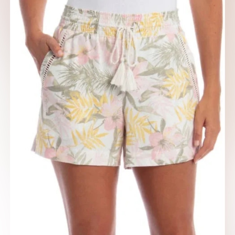 BRIGGS New York Pastel Floral Linen Blend  Women's Shorts